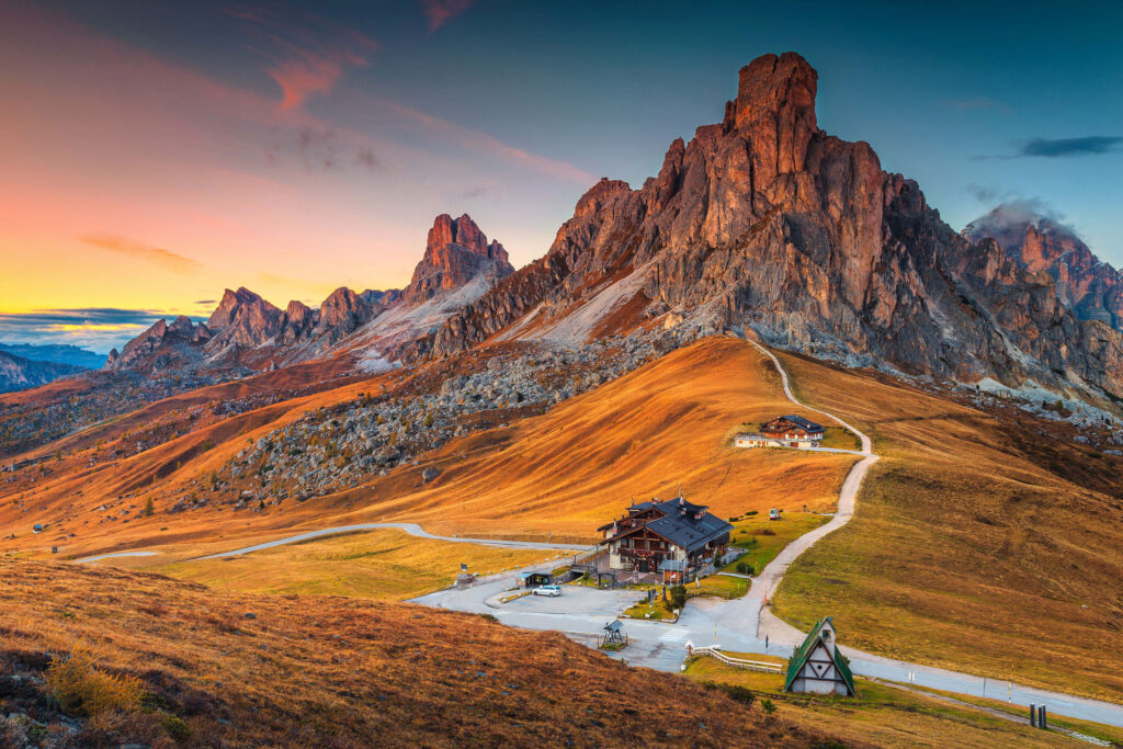 Passo Giau, nelle Dolomiti, in autunno